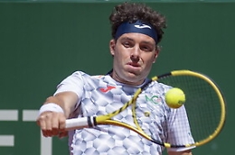 Tennis, il siciliano Cecchinato vola in finale a Parma: battuto Munar 7-6 1-6 6-1