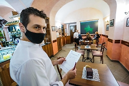 Tre Regioni bianche e ristoranti anche al chiuso:  Italia verso la normalità