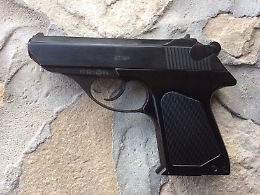 Catania, commerciante pregiudicato per rapina nascondeva una pistola nel suo negozio