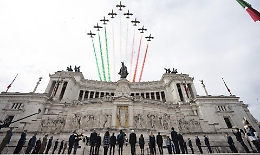 2 giugno: è la festa della Repubblica. Mattarella: «Ora uniti per la rinascita»