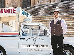 La mitica «127» di don Giuggino torna a vendere gelati a Modica con Leonardo Baglieri