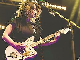 Carmen Consoli in piazza contro i femminicidi, domani concerto a Priolo