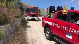 Incendio di vegetazione alla periferia di Palermo