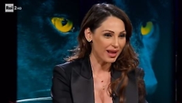 Anna Tatangelo: «Io innamorata? E' un parolone, però sto bene»