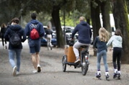 Ok da luglio all'assegno unico per autonomi e disoccupati