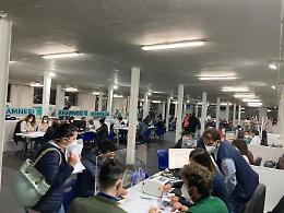 Il Dl Covid alla Camera, ingresso senza il pass al supermercato e dal medico