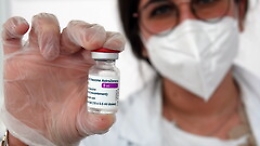 Vaccini, il "balletto" sull'uso di AstraZeneca: ecco tutti i cambiamenti apportati finora