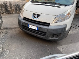 Catania:  "Transitare in via Caronda angolo via Bertuccio è un’impresa ardua"