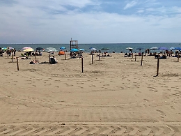 Catania, i bagnanti si sono riappropriati della spiaggia libera 2 "Vulcano"