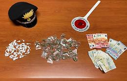 Catania, pusher arrestato dopo avere confuso un carabiniere per un cliente