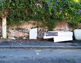 Catania: miscodiscariche in Via Valdisavoia e Via S. Sofia