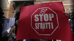 Rischio sfratto, cinque famiglie occupano l'assessorato a Palermo