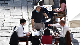 Sicilia da lunedì entra in "zona bianca", appello di Musumeci: «Vaccinatevi»