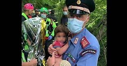 Il miracolo di Nicola: ritrovato vivo  dopo una notte nel bosco il bimbo di 2 anni scomparso