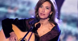 Grazia Di Michele: &laquo;Mi hanno rubato la pagina Facebook&raquo;