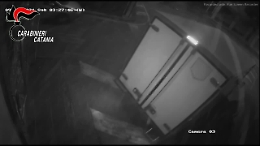 Giarre, sfondano la vetrina e rubano 8 biciclette per un valore di 34 mila euro