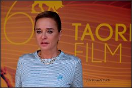 Al TaoFilmFest il photocall di “Occhi blu”, storia di una rapinatrice solitaria