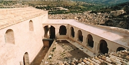 Niente acqua nell'ex Convento della Croce di Scicli: chiuso