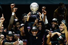 Phoenix Suns vincono contro i Clippers: alle NBA Finals dopo 28 anni