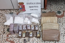 Polizia sequestra a Catania 5 kg di cocaina e 2 kg di marijuana: tre arresti