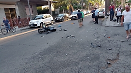 Fiumefreddo, 14enne a bordo di uno scooter travolto da un'auto pirata: è grave