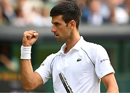 Djokovic punge Berrettini: «Speriamo che l'Italia vinca solo a Wembley»