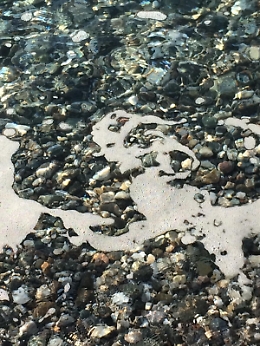Roccalumera (Me): mare sporco nonostante la bandiera blu