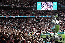 Italia Inghilterra, al via la finale ma inglesi fischiano l'inno italiano