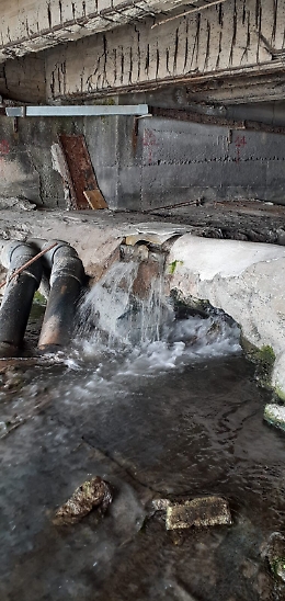 Giardini Naxos, tubo della fogna rotto scarica a mare