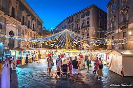 Catania: evento Pin Up Circus in piazza Manganelli