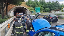 Tamponamento tra 4 auto lungo A20: feriti e traffico in tilt