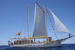Goletta Verde arriva in Sicilia e ribadisce il no al Ponte sullo Stretto