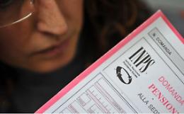 Nuove pensioni, donne discriminate: 498 euro in meno