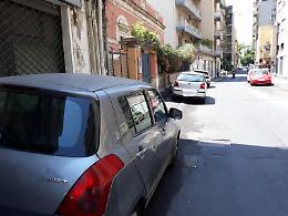 Catania, parcheggi selvaggi: furbata alla siciliana