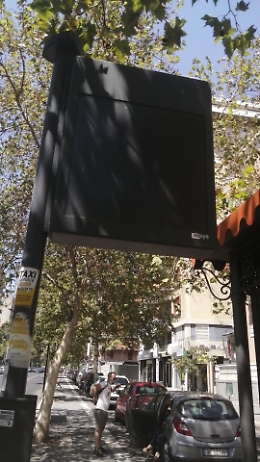 Catania, corso Italia: display spento  e nessun autobus