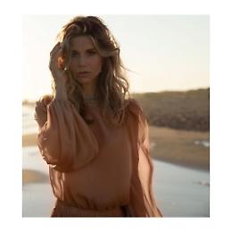 Nicoletta Romanoff: «Le mie radici siciliane mi hanno reso una donna forte ed equilibrata»