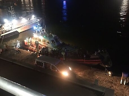 Villaggio Primosole e Azzurro, in 150 evacuati via mare, passeranno la notte al Palasport di Piazza Spedini
