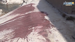 Agrigento, atto vandalico a Punta Bianca: vernice rossa sulla marna