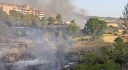 Enna Bassa assediata dai roghi che minacciano case e università