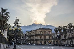 Da città dei servizi a città dormitorio: il sogno tradito di Giarre e la Sicilia che non cambia