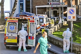 Covid, le statistiche dell'ultima settimana in Sicilia: crescono positivi, ricoveri e decessi