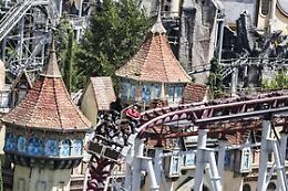 Green Pass, ingressi ai parchi divertimento crollano del 50%