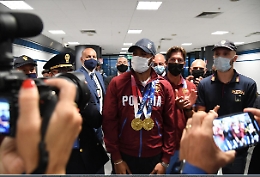 Jacobs, il rientro a casa da campione olimpico