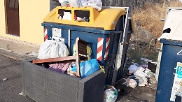 Catania: caos rifiuti in via Gambetta