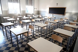 In Sicilia la rivolta dei presidi tra vaccini e green pass: «Così l'anno inizia al buio»