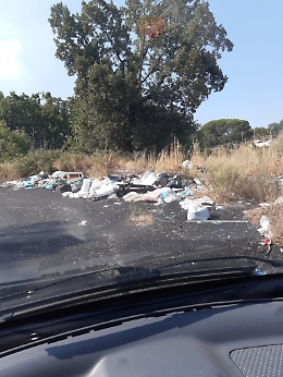 Pedara (Ct): "A chi compete la pulizia di via Cozzarelli?"