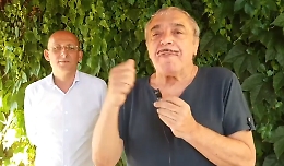 L'appello di Nino Frassica ai messinesi per vaccinarsi: &laquo;Qui la cosa &egrave; seria; bisogna fidarsi&raquo;