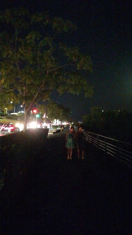 Lungomare di Catania con illuminazione pubblica totalmente spenta