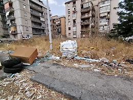 Catania: vasca d'amianto imballata ma non ancora rimossa