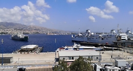 Tenta di scavalcare recinzione al porto e aggredisce guardia giurata: ghanese arrestato